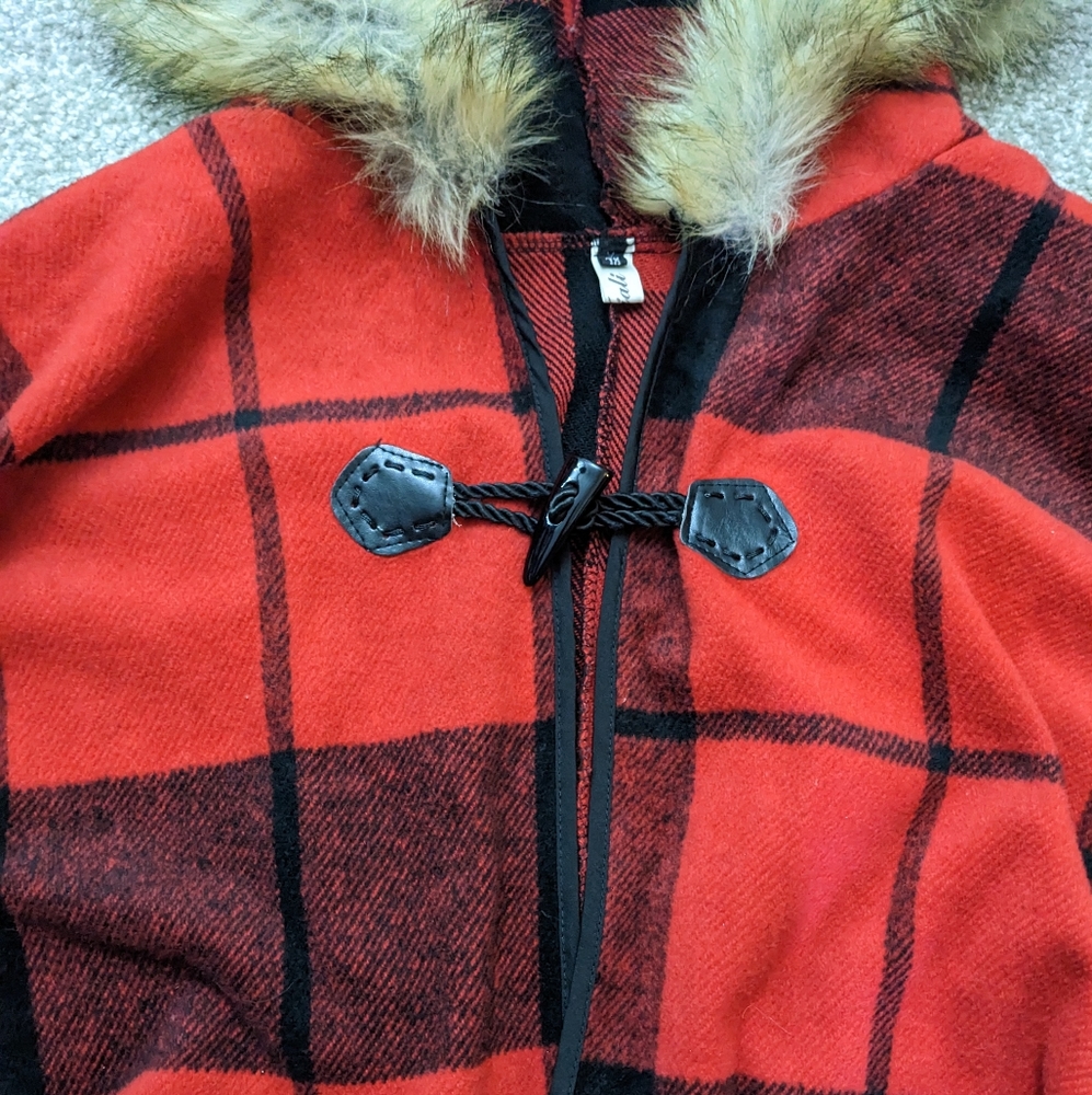 Hooded buffalo plaid symmetrical cape poncho red and black checkered - Picture 9 of 15